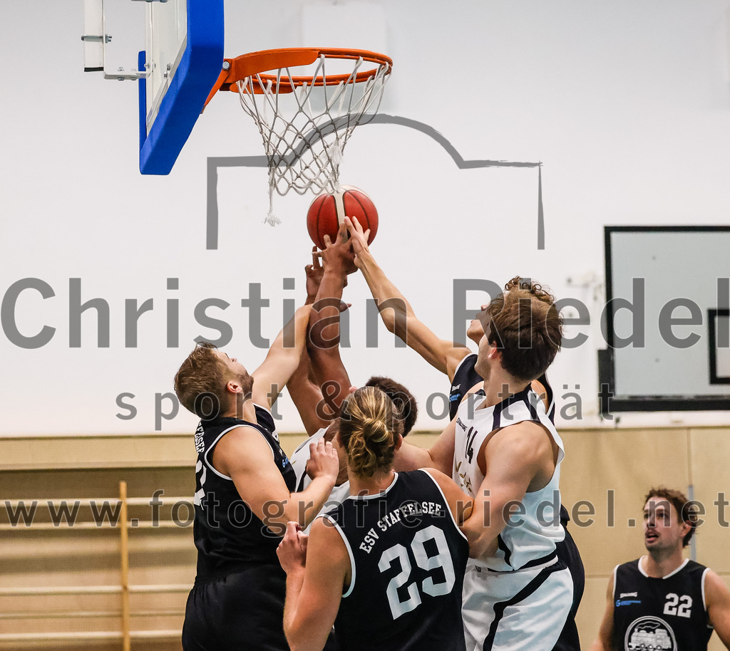 2023-10-08_032_TSV_Vaterstetten_gegen_ESV_Staffelsee | Vaterstetten, Deutschland, 08.10.2023:
Basketball, Bayernliga Herren Süd 2023 / 2024, 3. Spieltag, TSV Vaterstetten gegen ESV Staffelsee, Endergebnis: 62:90

Foto: Christian Riedel / fotografie-riedel.net