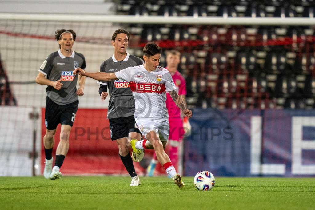VfB Stuttgart II vs. SSV Ulm 1846 Fussball, Fussball, 3. Liga, 32. Spieltag, 08.04.2026 | Nicolas Sessa (VfB Stuttgart II, #10),VfB Stuttgart II vs. SSV Ulm 1846 Fussball, Fussball, 3. Liga, 32. Spieltag, 08.04.2026DFB regulations prohibit any use of photographs as image sequences and/or quasi-video