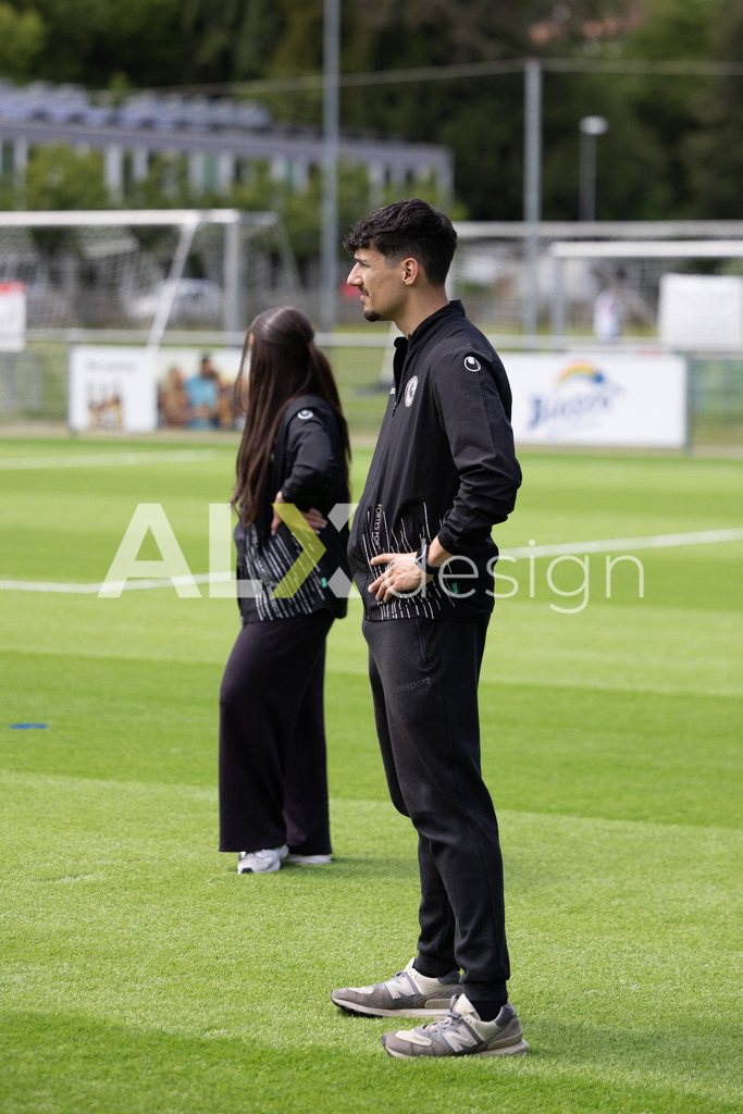 Fußball I Frauen I Saison 2025-2026 I Frauen 3. Liga | FVRZ Gruppe 2 | 18. Spieltag I Spielvereinigung Schaffhausen Damen 1 - Team Furttal Zürich I 17.05.2026 | Hochwertige Sportfotos kaufen & lizenzieren für Medien, Vereine, Agenturen & Sportler:innen. Entdecke professionelle Sportfotografie im Bildshop von Alexander Franzen. - Realisiert mit Pictrs.com