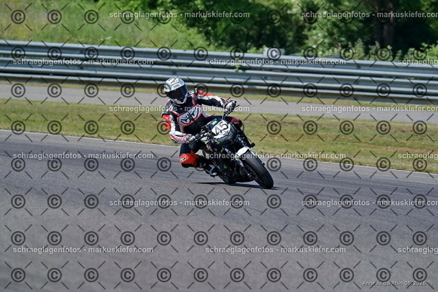 26BT02-0902 | markuskiefer.com - Realisiert mit Pictrs.com