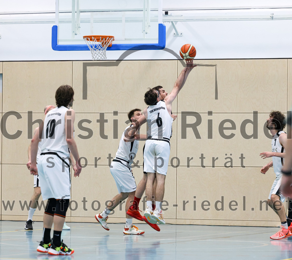 2023-03-26_072_TSV_Vaterstetten_gegen_Wacker_Knights_Burghausen | Vaterstetten, Deutschland, 26.03.2023:
Basketball, Bayernliga Herren Südost 2022 / 2023, 17. Spieltag, TSV Vaterstetten gegen Wacker Knights Burghausen, Endergebnis: 

Finn Liebig (TSV Vaterstetten, #10), Maximilian Rothe (TSV Vaterstetten, #6)

Foto: Christian Riedel / fotografie-riedel.net