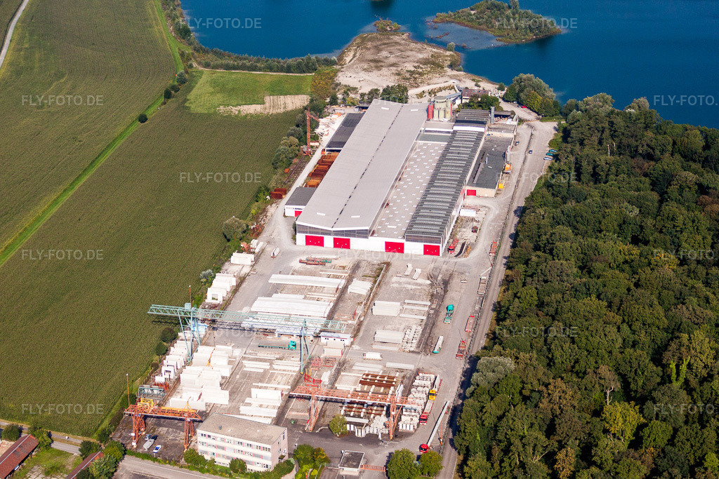 Luftbild: Beton- und Baustoffmischwerk der Betonfertigteilewerk Linkenheim GmbH & Co. KG in Linkenheim-Hochstetten im Bundesland Baden-Württemberg in Deutschland. Foto: IMG_33234.jpg vom 05.09.2010 durch Werner Riehm/FLY-FOTO.de
