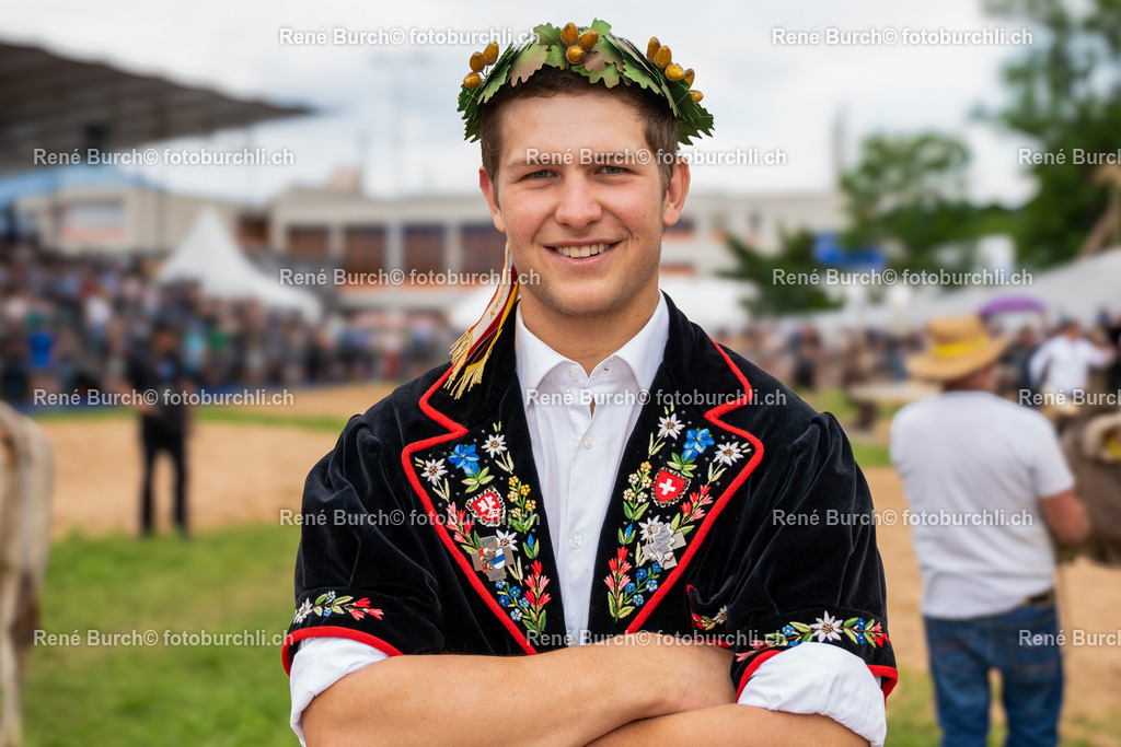 Felder Ivan | René Burch leidenschaftlicher Fotograf aus Kerns in Obwalden.  Hier finden sie Sport, Landschaft und Natur Fotografie.
 - Realisiert mit Pictrs.com