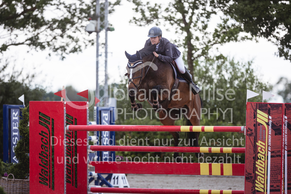 240616_Lemwerder_S1-Springen-605 | Deine schönsten Turniermomente als professionelle Fotos! Entdecke hochwertige Pferdesport-Fotografie im Online-Shop. Jetzt Fotos finden & bestellen!