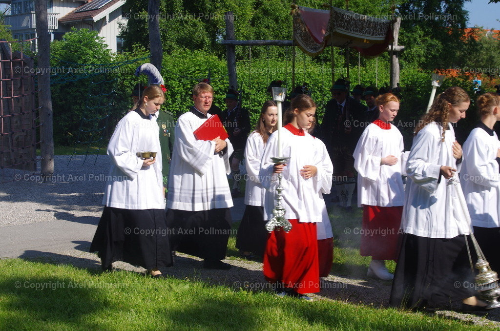 IMGP3010 | fotografiert von Axel PollmannLeonhardi Wallfahrt Benediktbeuern und Murnau, Fronleichnam, Fasching, Landschaft im Loisachtal und Benediktbeuern  - Realisiert mit Pictrs.com