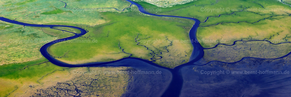 PLB_7649mct_Watt_Priele_max90x30 | Luftbild, nordfriesisches Wattenmeer, Priele in Salzwiesen - Realisiert mit Pictrs.com