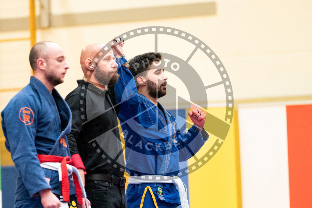 20231118PBB11204 | Fighters compete during the AJP Tour 600 Frankfurt Championship in Frankfurt/Main, Germany, on November 18, 2023.