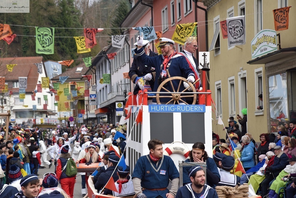 FasMontag _24-029-RA | Fotoblog Schwarzwald, Foto Blog Wiesental, Pfaffenberg, Winterzauber, Zeller Bergland, Zell im Wiesental, Fotoblog Wiesental, Landschaftsfotos, Bilder Wiesental, Natur, Naturbilder, Fastnacht, Zeller Fastnacht, Zeller Fasnacht, Zeller Bergland, Belchen, - Realisiert mit Pictrs.com