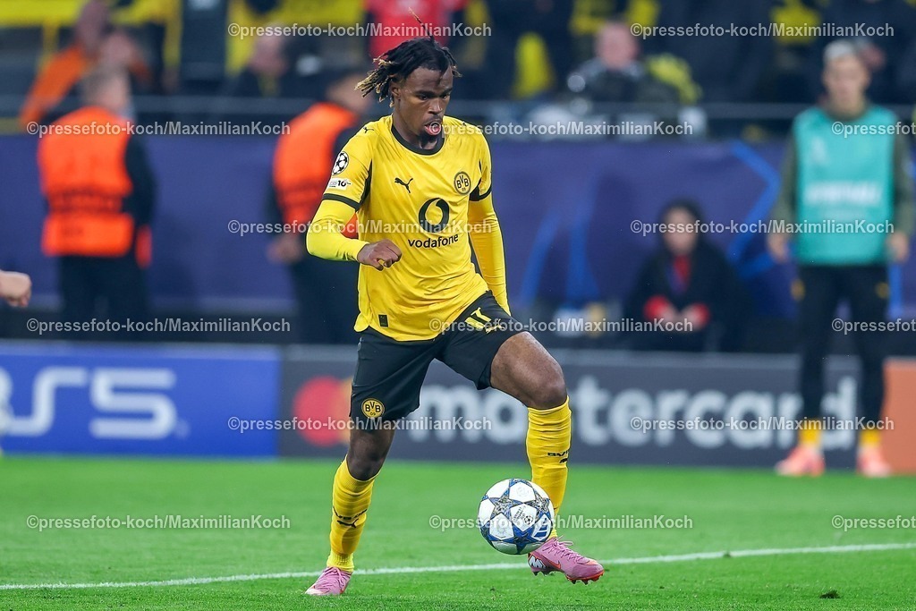 UCL01102501200 | 01.10.2025, Fußball, UEFA Champions League, Borussia Dortmund - Athletic Club Bilbao, BVB Stadion, 2. Spieltag, Saison 2025 2026: Carney Chukwuemeka (BVB #17)   Regulations prohibit any use of photographs as image sequences and or quasi-video.