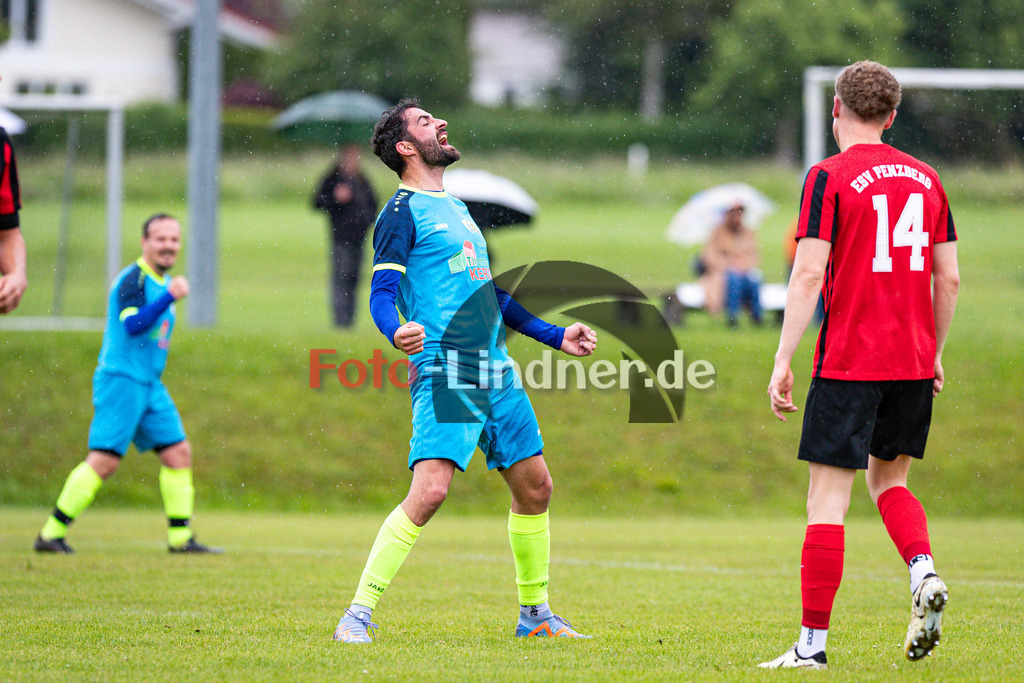 SG Wielenbach/Pähl gegen ESV Penzberg | Fußball Herren Kreisklasse Gruppe 3 Zugspitze 2024/25, SG Wielenbach/Pähl gegen ESV Penzberg, 20250525,Torjubel Lino MISSEL (SG Wielenbach/Pähl 9),2025-05-25 in Pähl (Sportplatz Pähl), Lino MISSEL (SG Wielenbach/Pähl 9)Copyright: WolfgangxLindner www.foto-lindner.de