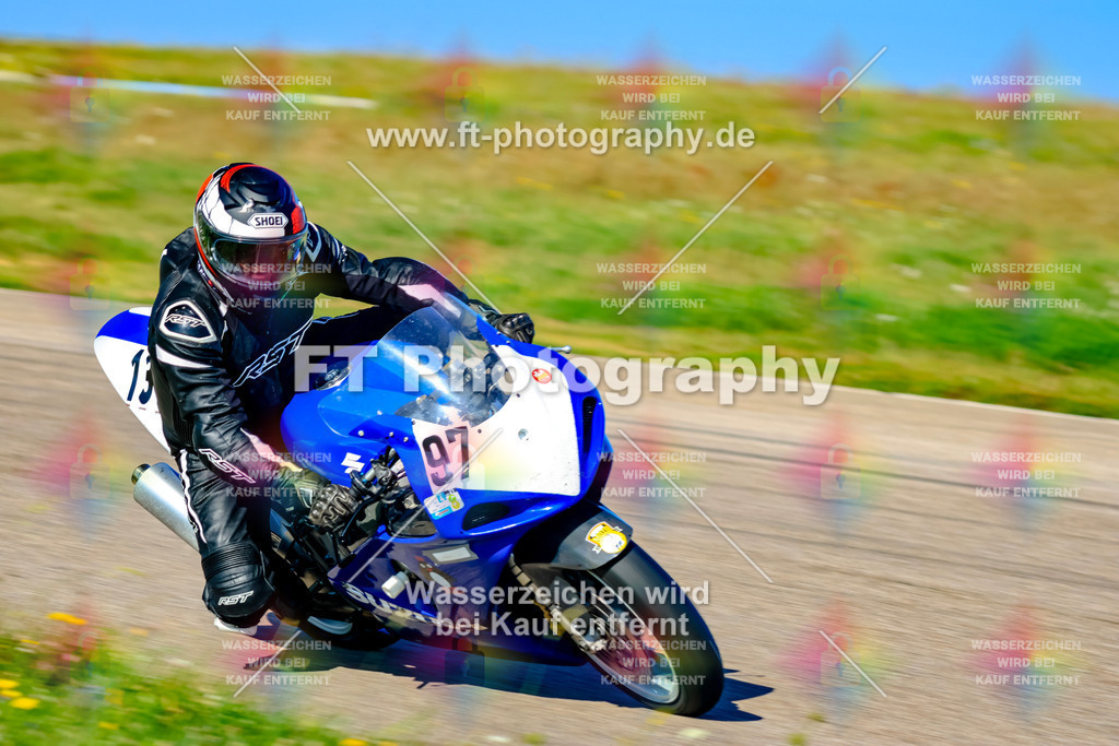 097-1985 | Hier findet Ihr Bilder von Touristenfahrten auf der Nürburgring Nordschleife oder von anderen Veranstaltungen die ich besucht habe. Viel Spass beim Durch Schauen 