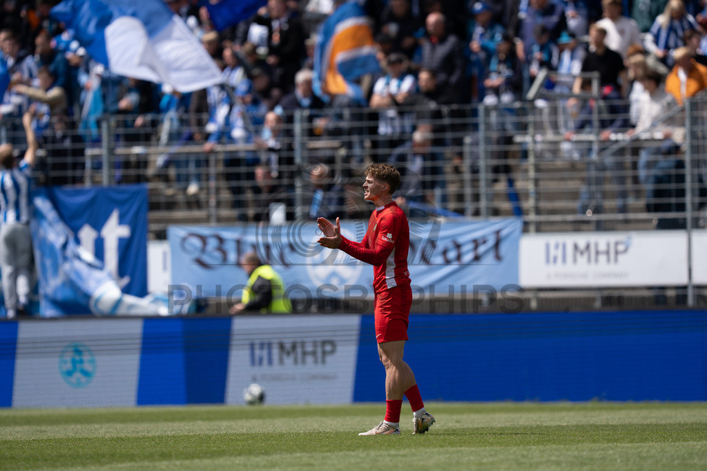 Stuttgarter Kickers vs. SG Sonnenhof Großaspach, Fussball, Regionalliga Suedwest, 34. Spieltag, 16.05.2026 | Christian Mistl (SG Sonnenhof Großaspach, #06),Stuttgarter Kickers vs. SG Sonnenhof Großaspach, Fussball, Regionalliga Suedwest, 34. Spieltag, 16.05.2026