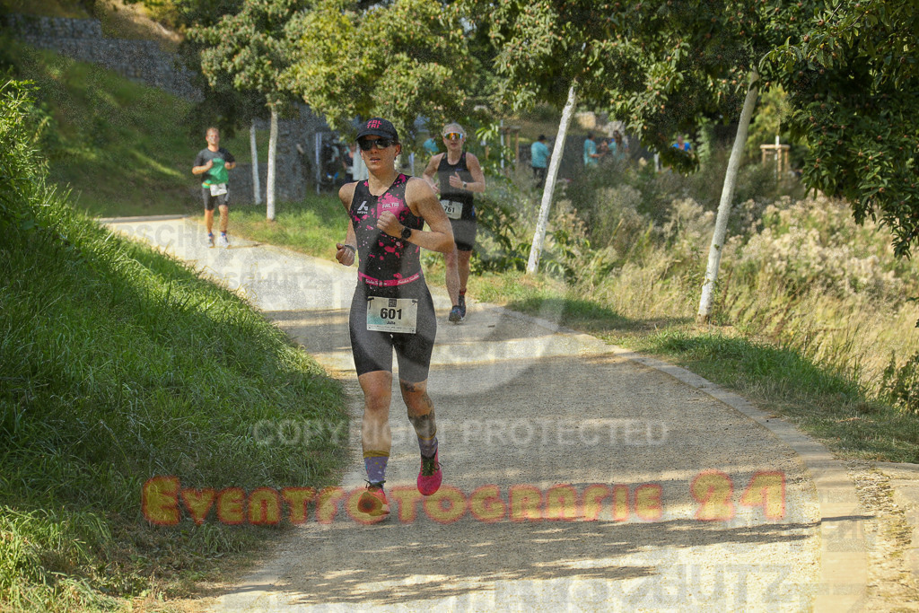 250824_1437_EX1_6865 | Sportfotografie im Rhein-Sieg Kreis, Köln, Bonn, NRW, Rheinland Pfalz, Hessen, etc. Unser Tätigkeitsfeld umfasst den Laufsport vom Volkslauf über den Marathon, Duathlon, Triathon bis zum Ultralauf wie Kölnpfad Ultra oder Schindertrail.
