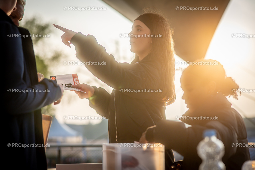 21. ASV Nachtlauf; Koeln, 08.05.24 | Impressionen vom 21. ASV Nachtlauf am 08.05.24 am Tanzbrunnen in Koeln. Foto: BEAUTIFUL SPORTS/Axel Kohring