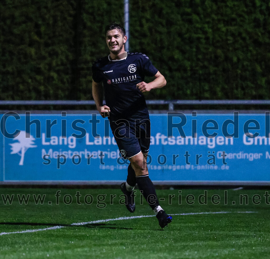 2024-03-15_097_FC_Schwaig_gegen_1_FC_Garmisch-Partenkirchen | Oberding, Deutschland, 15.03.2024:
Fußball, Landesliga Südost 2023 / 2024, 25. Spieltag, FC Schwaig gegen 1. FC Garmisch-Partenkirchen, Endergebnis: 4:0

Jubel nach dem 2:0 durch Raffael Ascher (FC Schwaig, #9)

Foto: Christian Riedel / fotografie-riedel.net
