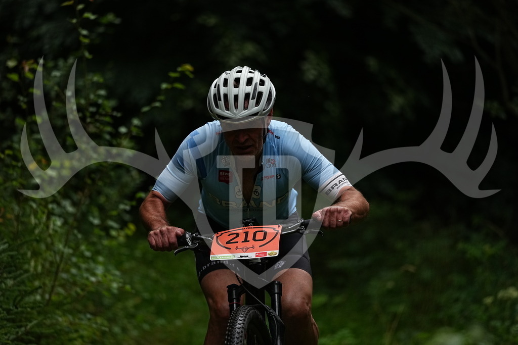 FC109737 | Fotogalerie der Treibjagd im Dunkelwald - Dein MTB Etappenrennen im Erzgebirge - Realisiert mit Pictrs.com