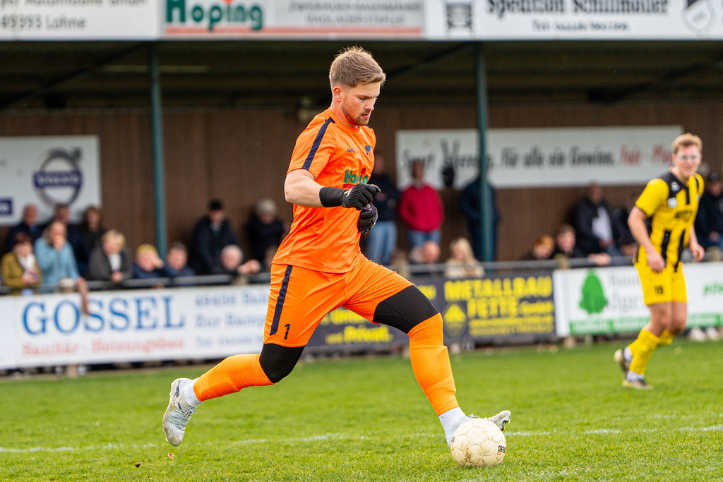 Fußball I Herren I Saison 2025-2026 I Kreisliga VEC I 22. Spieltag I SC SW Bakum - SV Falke Steinfeld I 23979 | jns.sportfotos - Realisiert mit Pictrs.com