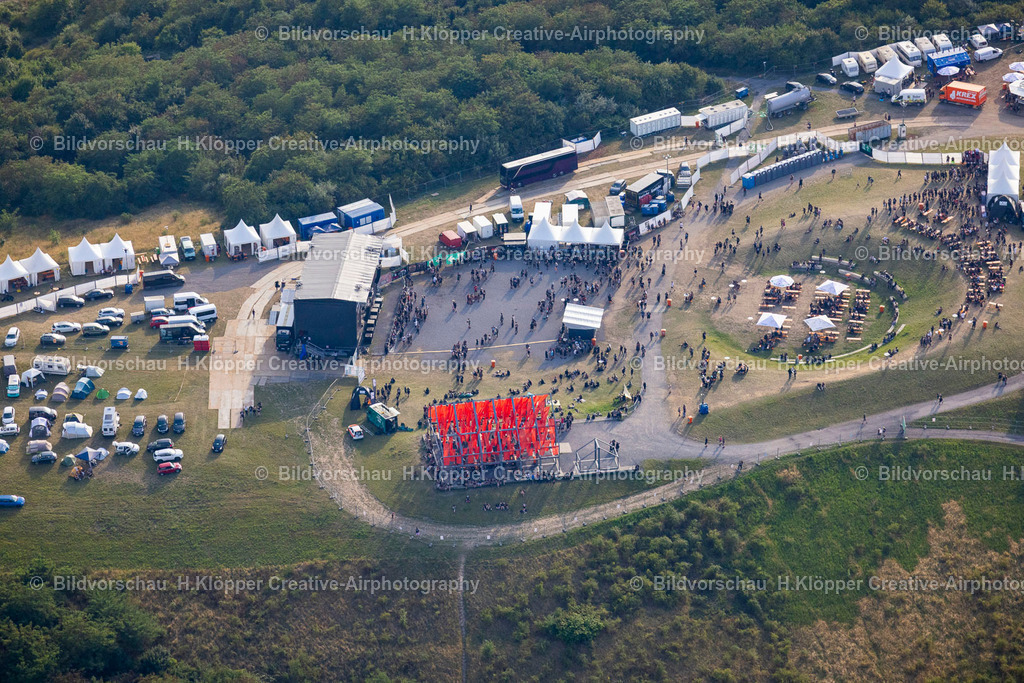 Luftbild Neukirchen-Vluyn-5459 | Musik- Konzert " Dong Open Air " auf der Freilichtbühne in Neukirchen-Vluyn im Bundesland Nordrhein-Westfalen, Deutschland - Realisiert mit Pictrs.com