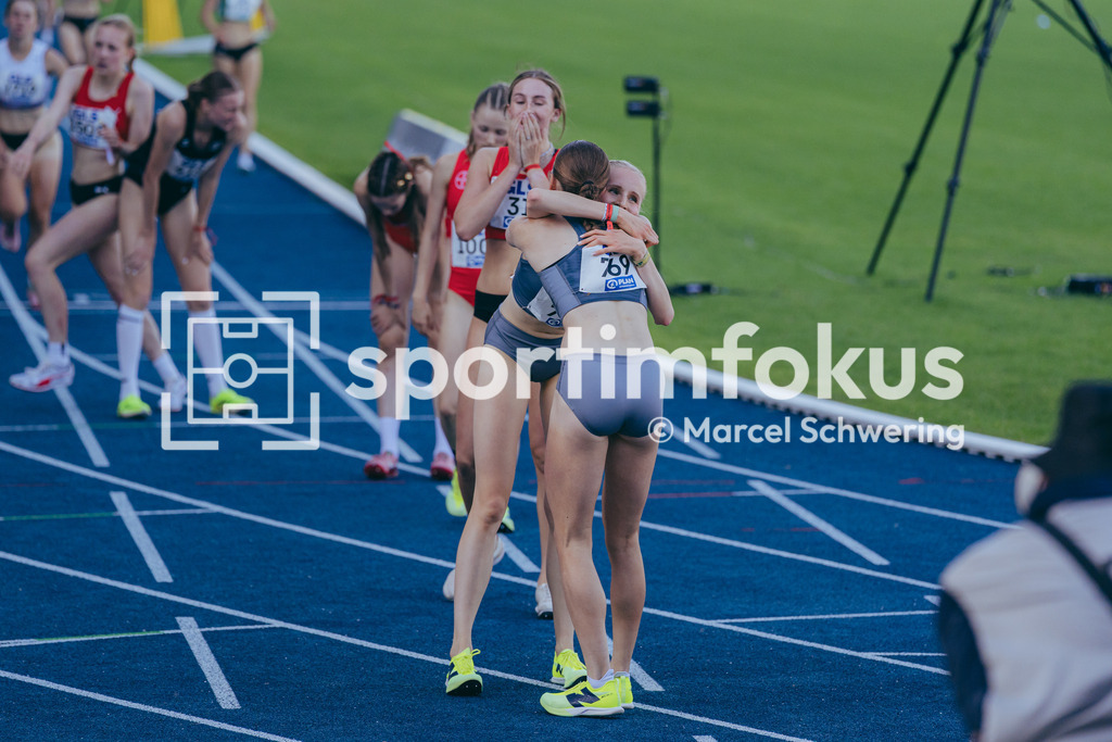 Deutsche Meisterschaften U20 / U16 2026 | Paula Terhorst, VfL Löningen, 770 und Lera Miller, VfL Löningen, 769, 1500-Meter-Lauf, Finale, Deutsche Meisterschaften der U20 &amp; U16 2026, Lohrheidestadion Bochum-Wattenscheid, 11.07.2026. Foto: Marcel Schwering / sportimfokus - Realisiert mit Pictrs.com