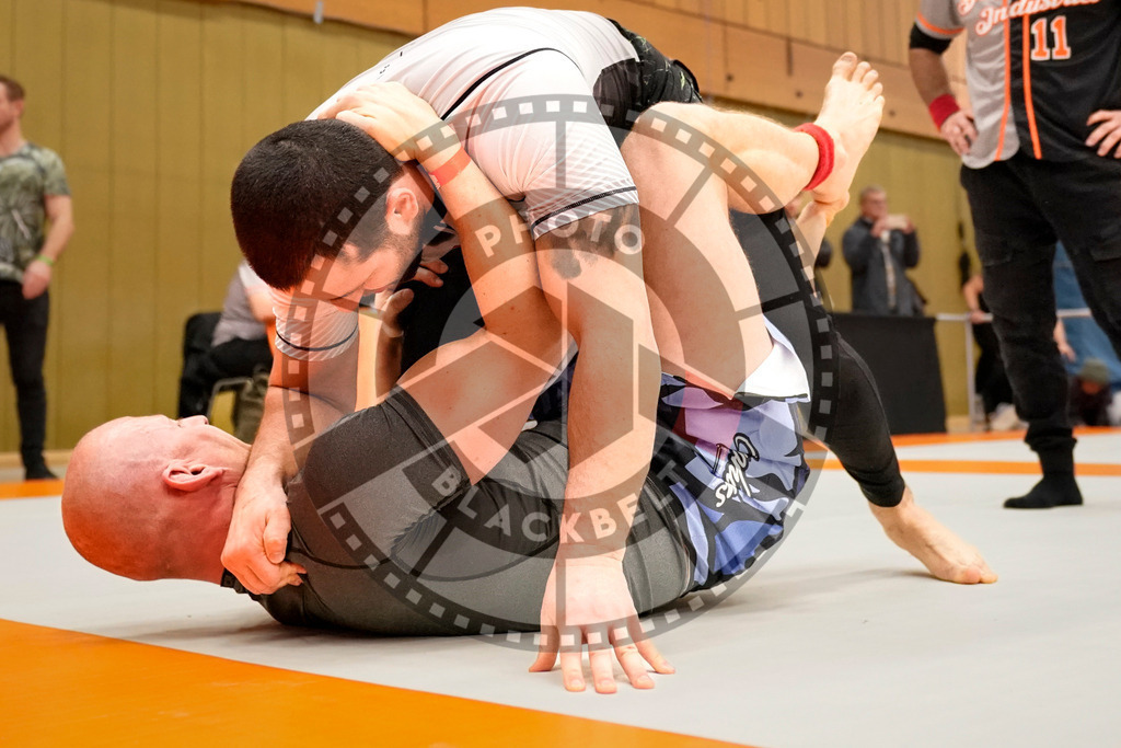 20231125PBB6820 | Fighters compete during the Grappling Industries Jiu-jitsu Championship in Berlin, Germany, on November 25, 2023.