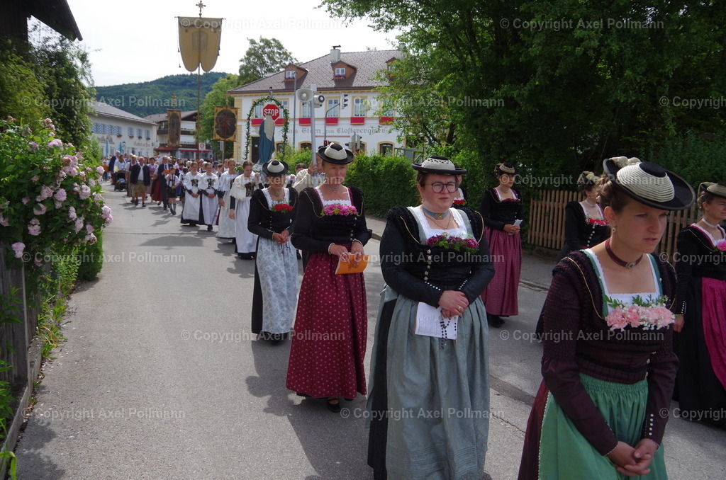 IMGP5499 | fotografiert von Axel PollmannLeonhardi Wallfahrt Benediktbeuern und Murnau, Fronleichnam, Fasching, Landschaft im Loisachtal und Benediktbeuern  - Realisiert mit Pictrs.com