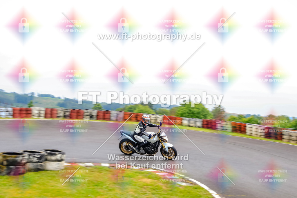 OBK-5763 | Hier findet Ihr Bilder von Touristenfahrten auf der Nürburgring Nordschleife oder von anderen Veranstaltungen die ich besucht habe. Viel Spass beim Durch Schauen 