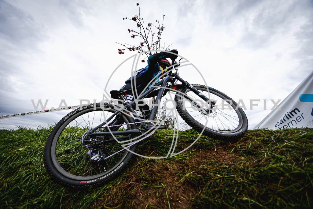 ..... | AUSTRIA, 24.11.24, 3.Radquerfeldein GP um das Sportzentrum Gunskirchen Image shows: Photo: Wapics / Andreas Willdoner