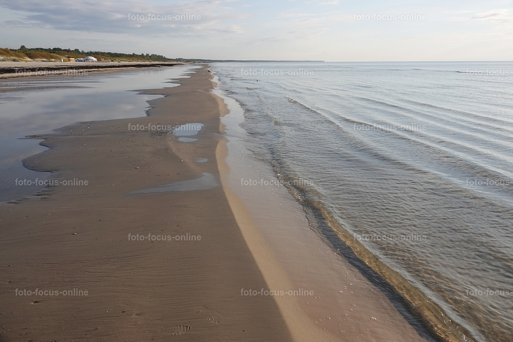 Beach attracts with unusually white and fine sand | Landscape photography, spectacular waves, Atlantic Ocean, Baltic Sea
