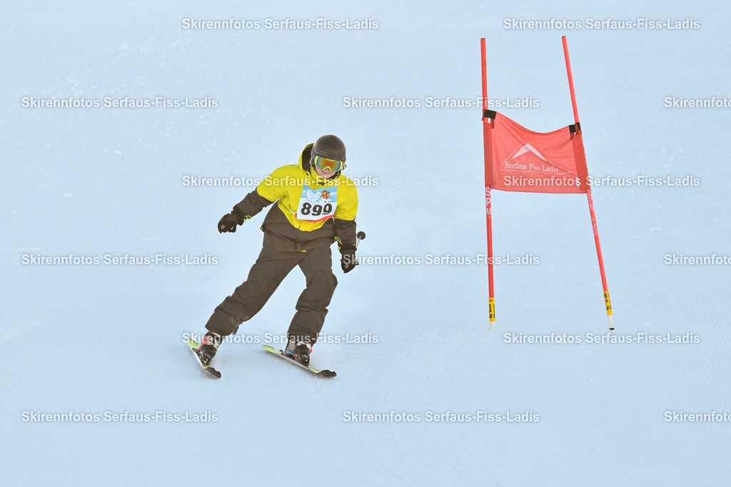 SRF_25.12.2025_0302 | Skirennfotos,Serfaus,Fiss,Ladis,Kinderskirennen,Winter,Tirol,Oberland,skirace,SFL,feelfree,weil wir's genießen,ski,Ski,skifahren,Sonnenplateau, - Realisiert mit Pictrs.com