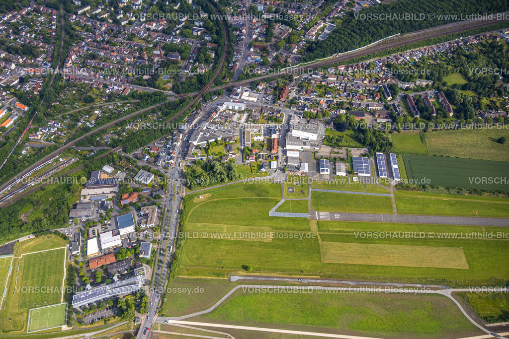 Hamm220601755 | Luftbild, Hamtec Hammer Technologie- und Gründerzentrum, Flugplatz Hamm-Lippeiesen und Flugplatzgebäude mit Solardach, Heessen, Hamm, Ruhrgebiet, Nordrhein-Westfalen, Deutschland