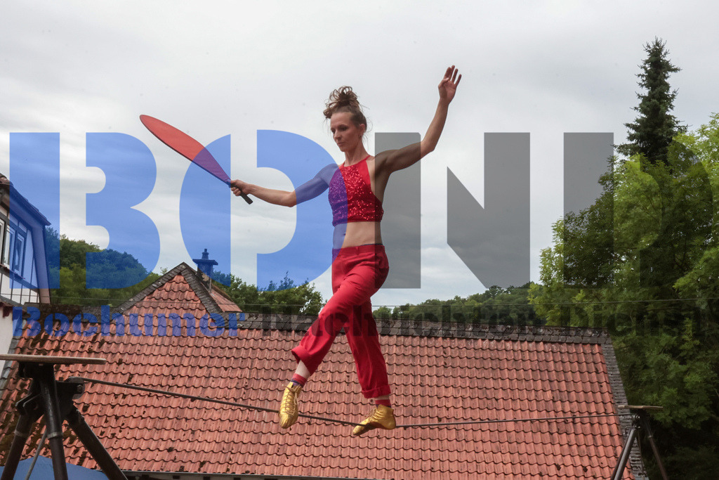 SES_MKRLHE20250705-27 | bond - Realisiert mit Pictrs.com