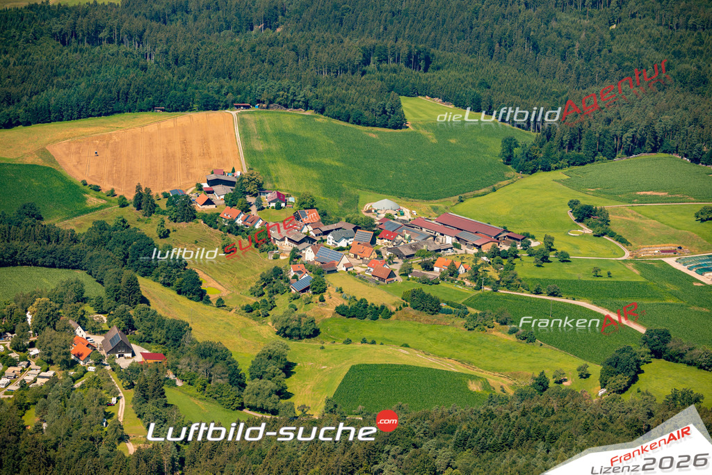 Das Luftbild zeigt : Hohenberg Rosenberg - Die Luftaufnahme wurde 2024 vom UL-Flugzeug aus erstellt ( keine Drohne ) - Hochauflösende Luftaufnahme - Für grossformatige Ausdrucke geeignet. Die Geschenkidee !Mit Lizenz und Bildrechte bestellbar