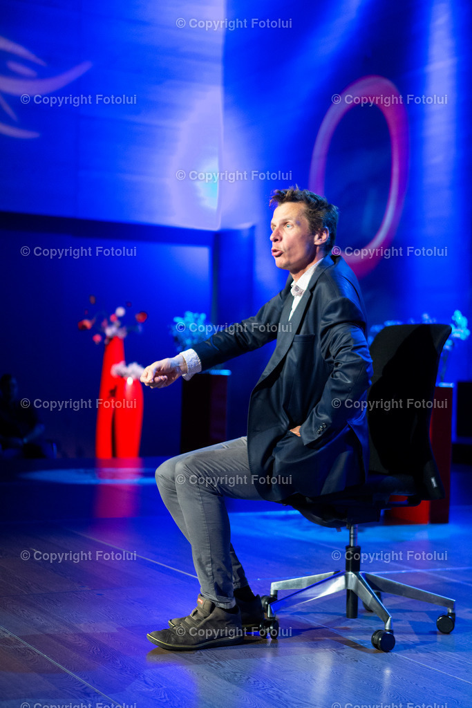 OBERBANK_28 | EIN DANK AN DIE PFLEGEKRAEFTE KABARETT MIT KLAUS ECKEL 02.06.2022 OBERBANK DONAU-FORUM LINZ IM BILD: KLAUS ECKEL. FOTO:FOTOLUI/OBERBANK