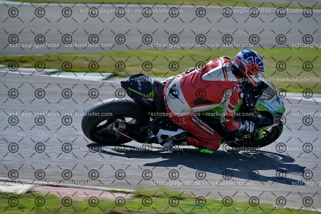 26BT01-0065 | markuskiefer.com - Realisiert mit Pictrs.com