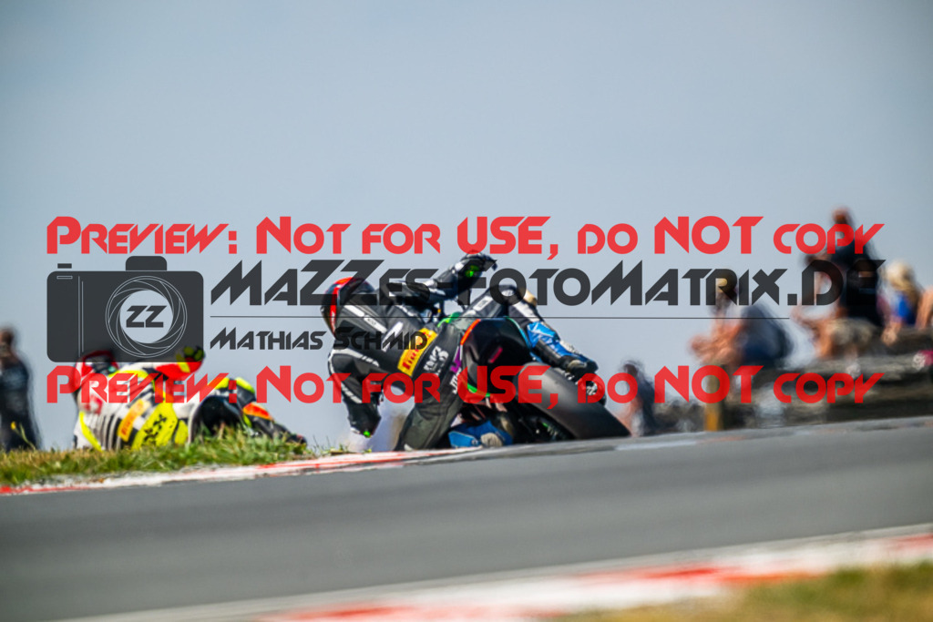 MaZZes_FotoMatrix_220722_3954 | SIDECAR