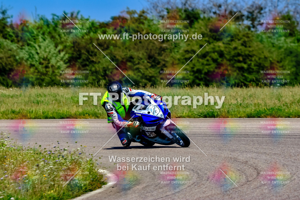 006-3268 | Hier findet Ihr Bilder von Touristenfahrten auf der Nürburgring Nordschleife oder von anderen Veranstaltungen die ich besucht habe. Viel Spass beim Durch Schauen 