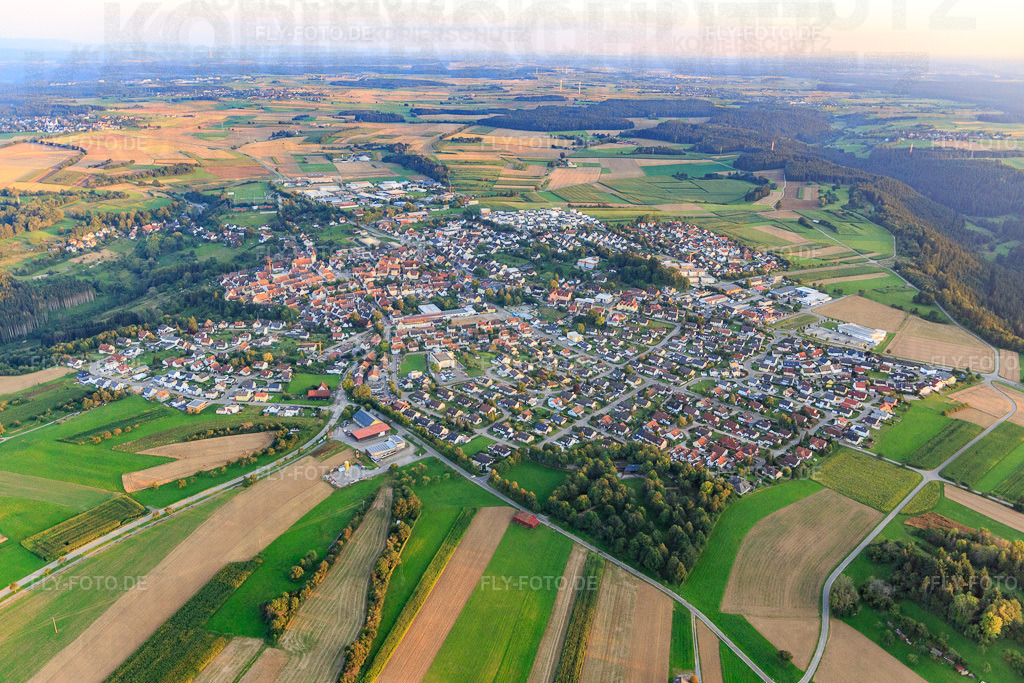 Ortsansicht von Norden | Luftbild: Ortsansicht von Norden in Dornhan im Bundesland Baden-Württemberg in Deutschland. Foto: IMG_128621.jpg vom 25.08.2021 durch ©2025 Werner Riehm fly-foto.de/copyright - Realisiert mit Pictrs.com