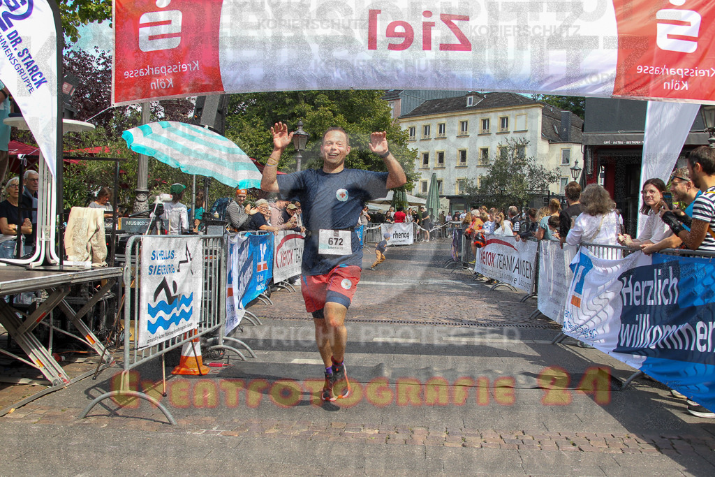 250824_1431_EV4_1848 | Sportfotografie im Rhein-Sieg Kreis, Köln, Bonn, NRW, Rheinland Pfalz, Hessen, etc. Unser Tätigkeitsfeld umfasst den Laufsport vom Volkslauf über den Marathon, Duathlon, Triathon bis zum Ultralauf wie Kölnpfad Ultra oder Schindertrail.