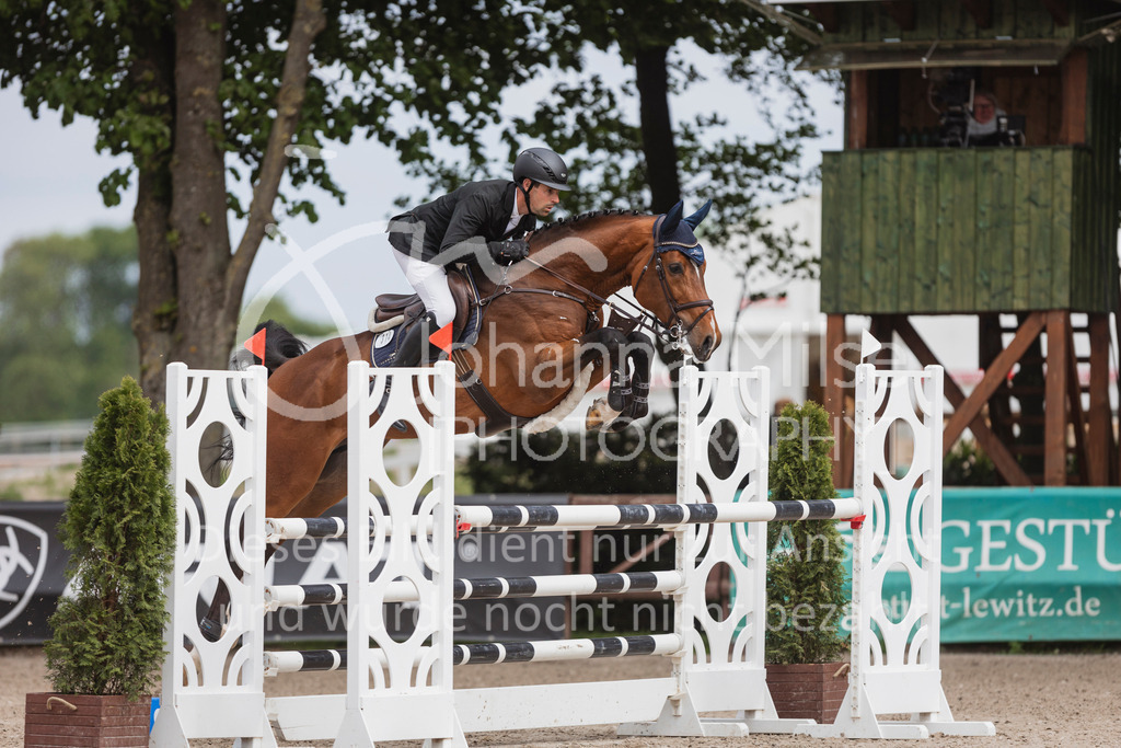 250506_Mühlen_SprPf-L2-410 | Deine schönsten Turniermomente als professionelle Fotos! Entdecke hochwertige Pferdesport-Fotografie im Online-Shop. Jetzt Fotos finden & bestellen!