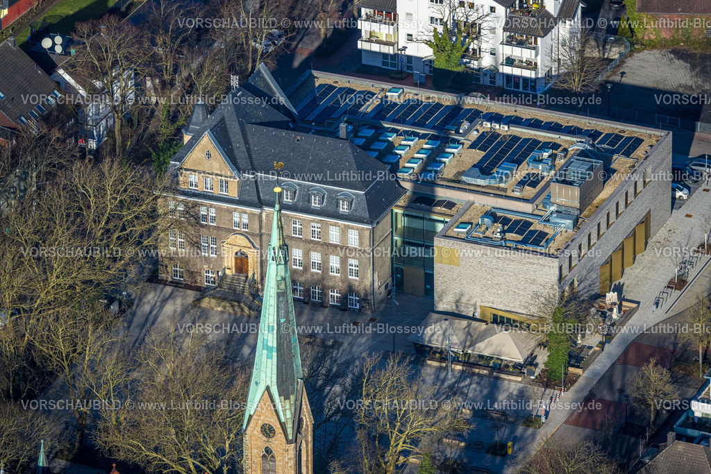 Holzwickede240100584 | Luftbild, historisches Rathaus mit Erweiterungsneubau, Holzwickede, Ruhrgebiet, Nordrhein-Westfalen, Deutschland