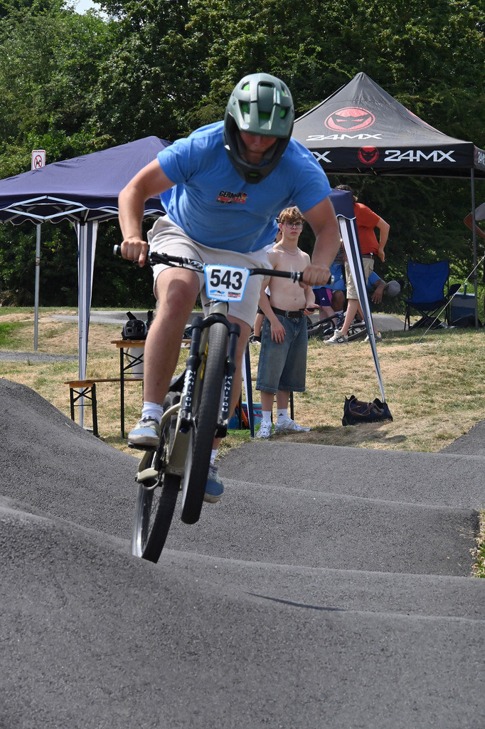 DSC_7475-cam-florian | German Pumptrack Series - Realisiert mit Pictrs.com