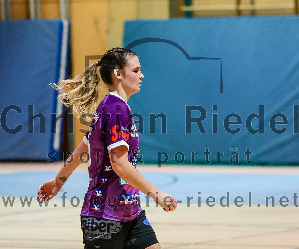2023-12-09_065_SpVgg_Altenerding_gegen_HSG_Freising-Neufahrn | Erding, Deutschland, 09.12.2023:
Handball, Bezirksoberliga Frauen Altbayern 2023 / 2024, 9. Spieltag, SpVgg Altenerding gegen HSG Freising-Neufahrn, Endergebnis: 29:28

Verena Bauer (SpVgg Altenerding, #55)

Foto: Christian Riedel / fotografie-riedel.net