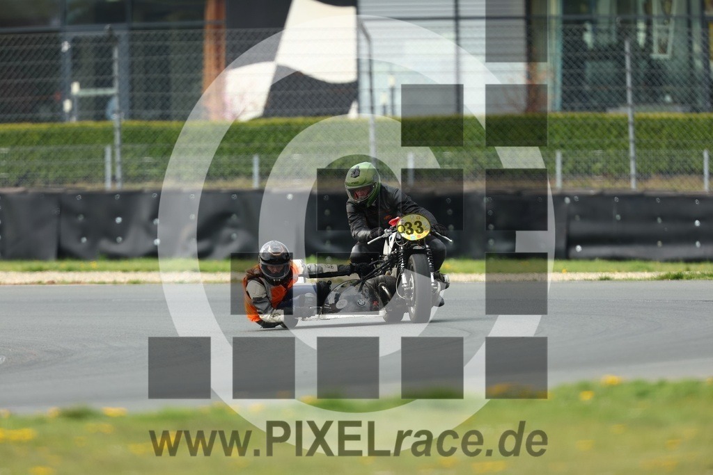 0q33-20260418_01255 | Schöne Erinnerungen an spannende Momente - das festzuhalten ist unser Job. PIXELrace.de ist seit 2003 auf den Rennstrecken Europas unterwegs um die Action draußen beim Fahren und die wunderbare Stimmung imm Fahrerlager für euch einzufangen.