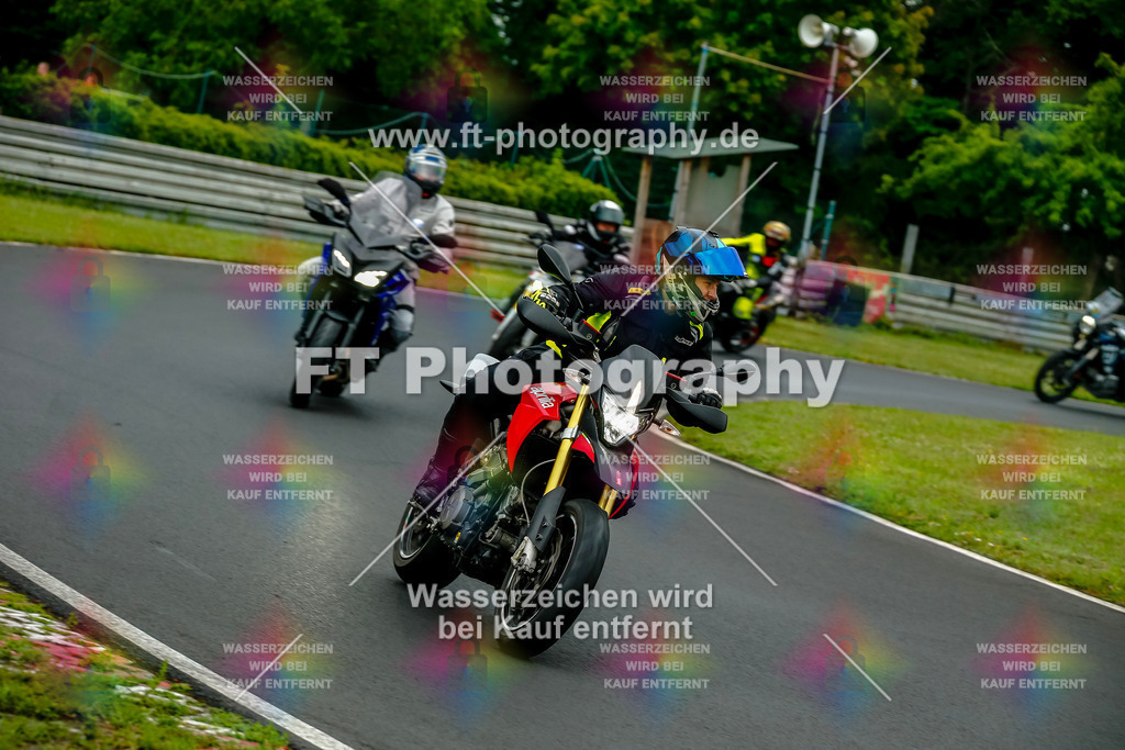 VBK-3592 | Hier findet Ihr Bilder von Touristenfahrten auf der Nürburgring Nordschleife oder von anderen Veranstaltungen die ich besucht habe. Viel Spass beim Durch Schauen 