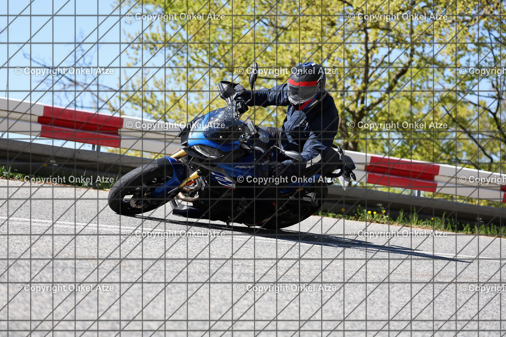 IMG_8114 | Fotograf am Kyffhäuser. Onkel Atze. Kyffhäuser Rennstrecke. Café36. Motorsportfotografie. - Realisiert mit Pictrs.com