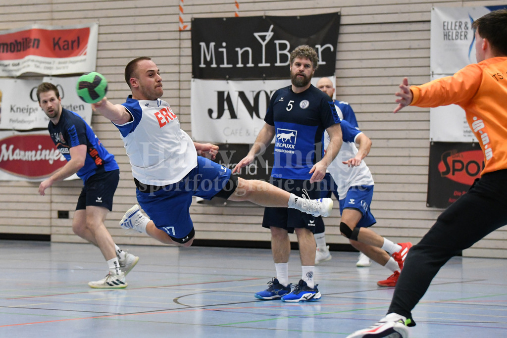 HC Deggendorf : TSV Simbach II   | Aaron Zaglauer (HC Deggendorf  #17) - Realisiert mit Pictrs.com