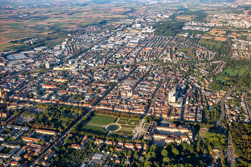 Luftbild: Ortsansicht von Nordosten in Ludwigsburg im Bundesland Baden-Württemberg in Deutschland. Foto: IMG_138511.jpg vom 16.09.2023 durch Werner Riehm/FLY-FOTO.de