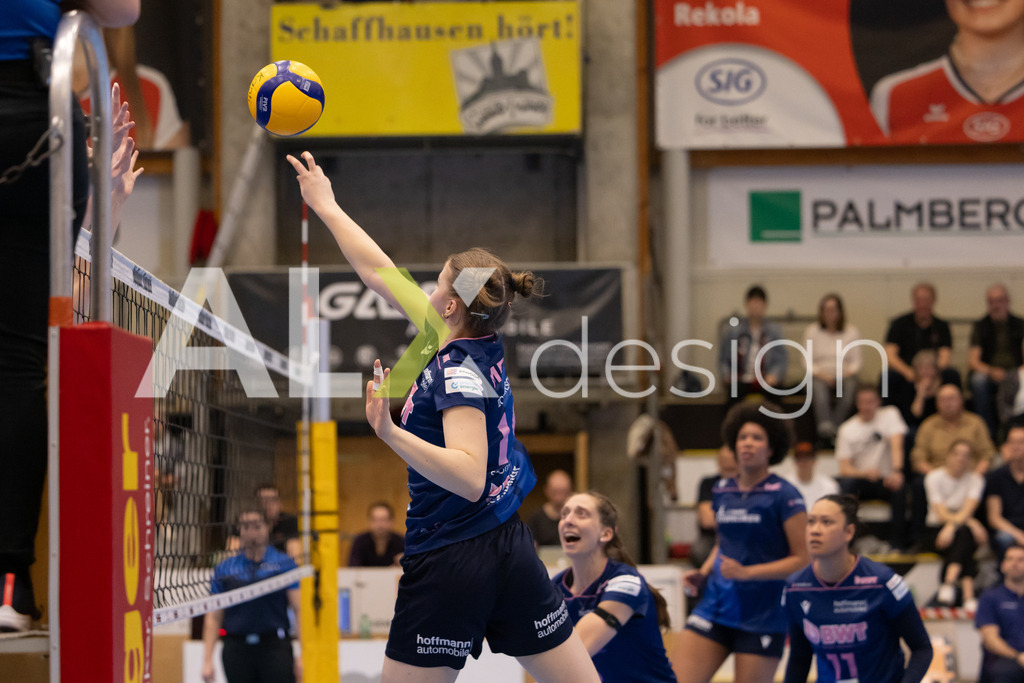 Volleyball I Frauen I Saison 2025-2026 I Volleyball NLA | Women I 1/2 Finals I  VC Kanti Schaffhausen - Sm'Aesch Pfeffingen I 07.03.2026 | 19 Meret Aarden (CH) (Sm'Aesch Pfeffingen) – Außenangriff - Realisiert mit Pictrs.com