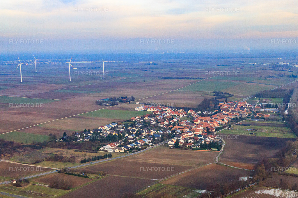 Luftbild: Dorfansicht im Winter von Westen in Herxheimweyher im Bundesland Rheinland-Pfalz in Deutschland. Foto: IMG_61842.jpg vom 18.01.2014 durch Werner Riehm/FLY-FOTO.de