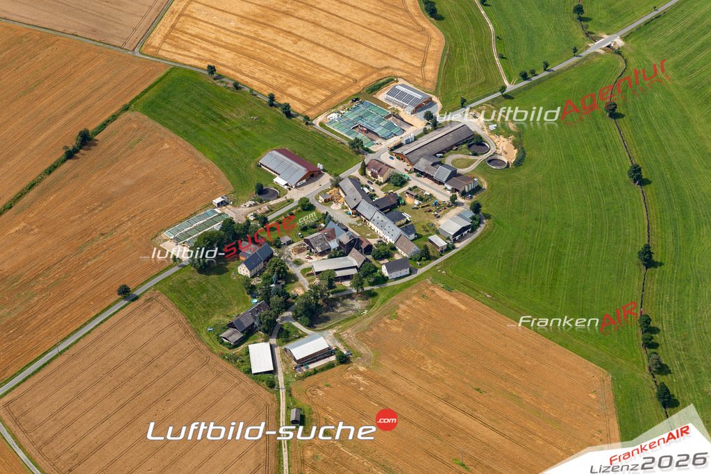Aktuelles Luftbild von Grub Weißenstadt Kauf mit Lizenz / Bildrechten möglich- Die Luftaufnahme wurde 2021 mittels UL-Flugzeug erstellt ( keine Drohne ) - hochauflösende Kamera-Systeme von  Canon -Beste Qualität - Für grossformatige Ausdrucke geeignet. Die Geschenkidee !